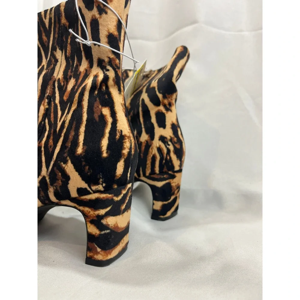 A New Day Womens Leopard Tiger Print Ankle Boots Square Toe Block‎ Heel 9.5 NEW